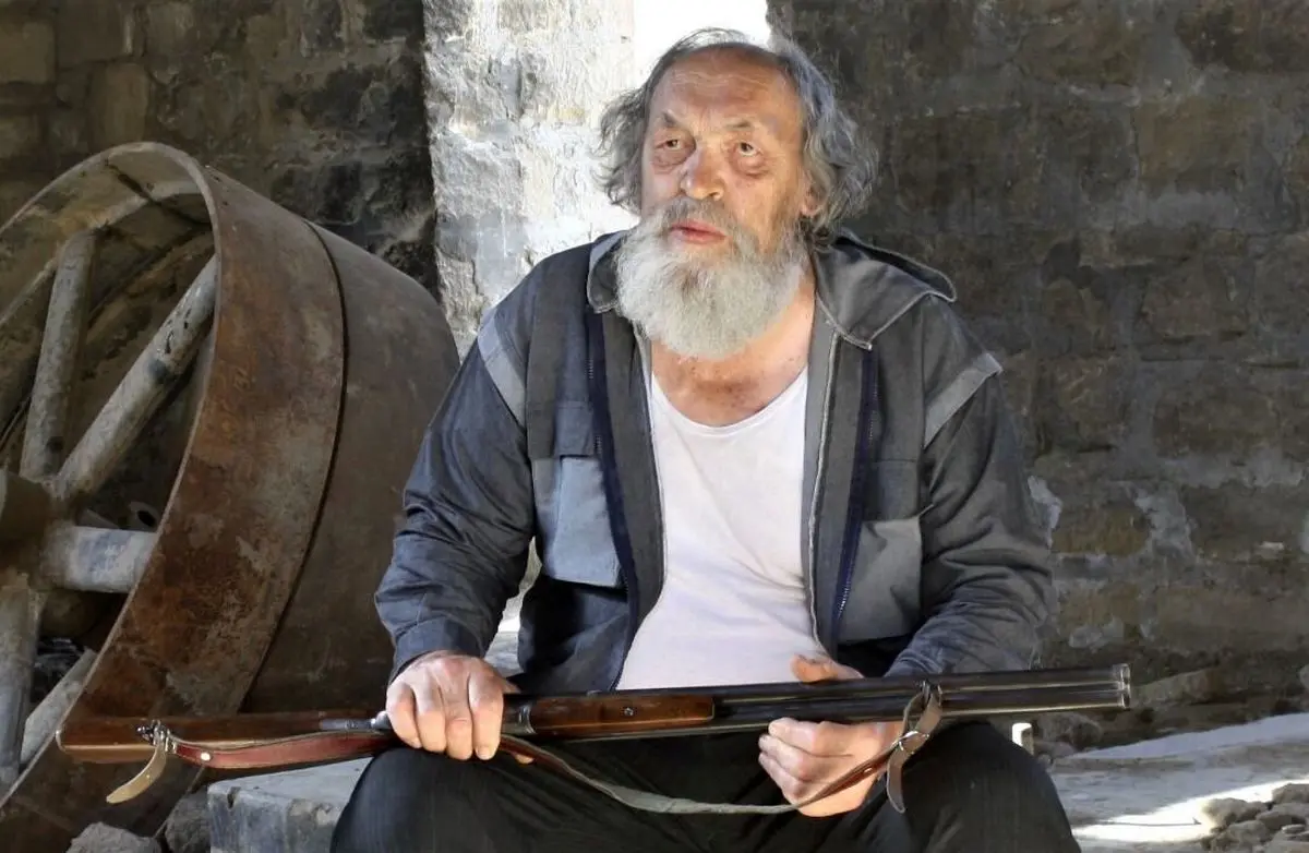 نمایش زنی که هزاربار میمیرد در سینماهای هنروتجربه نمایش زنی که هزاربار میمیرد در سینماهای هنروتجربه