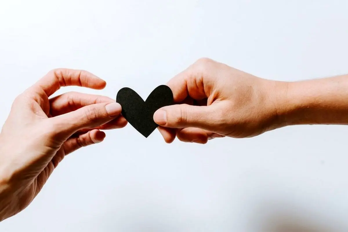 نشانه های علمی عاشق شدن
