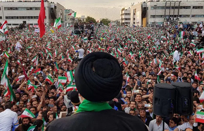 نگاهی به زندگی هشتمین منتخب مردم نگاهی به زندگی هشتمین منتخب مردم