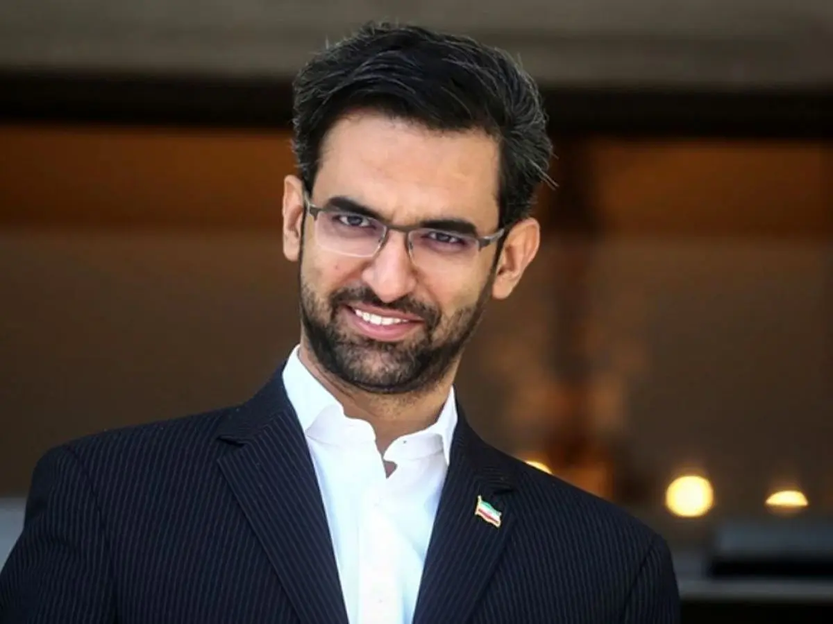 کُری‌خوانی جدید وزیر جوان برای استقلالی‌ها + عکس