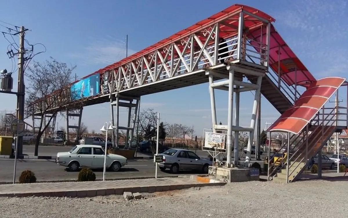 خودکشی نوجوان یزدی در بالای پل عابر