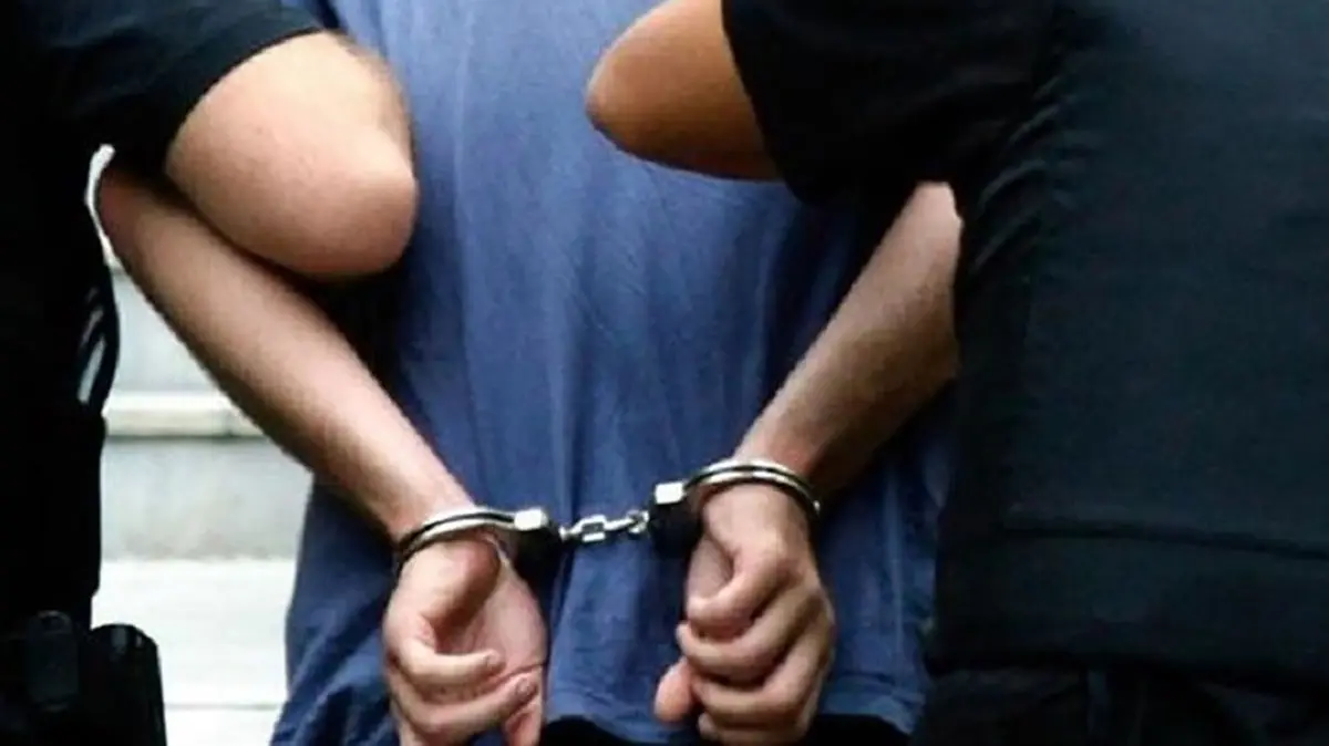 اخبار حوادث: صراف کلاهبردار هنگام خروج از کشور دستگیر شد اخبار حوادث: صراف کلاهبردار هنگام خروج از کشور دستگیر شد