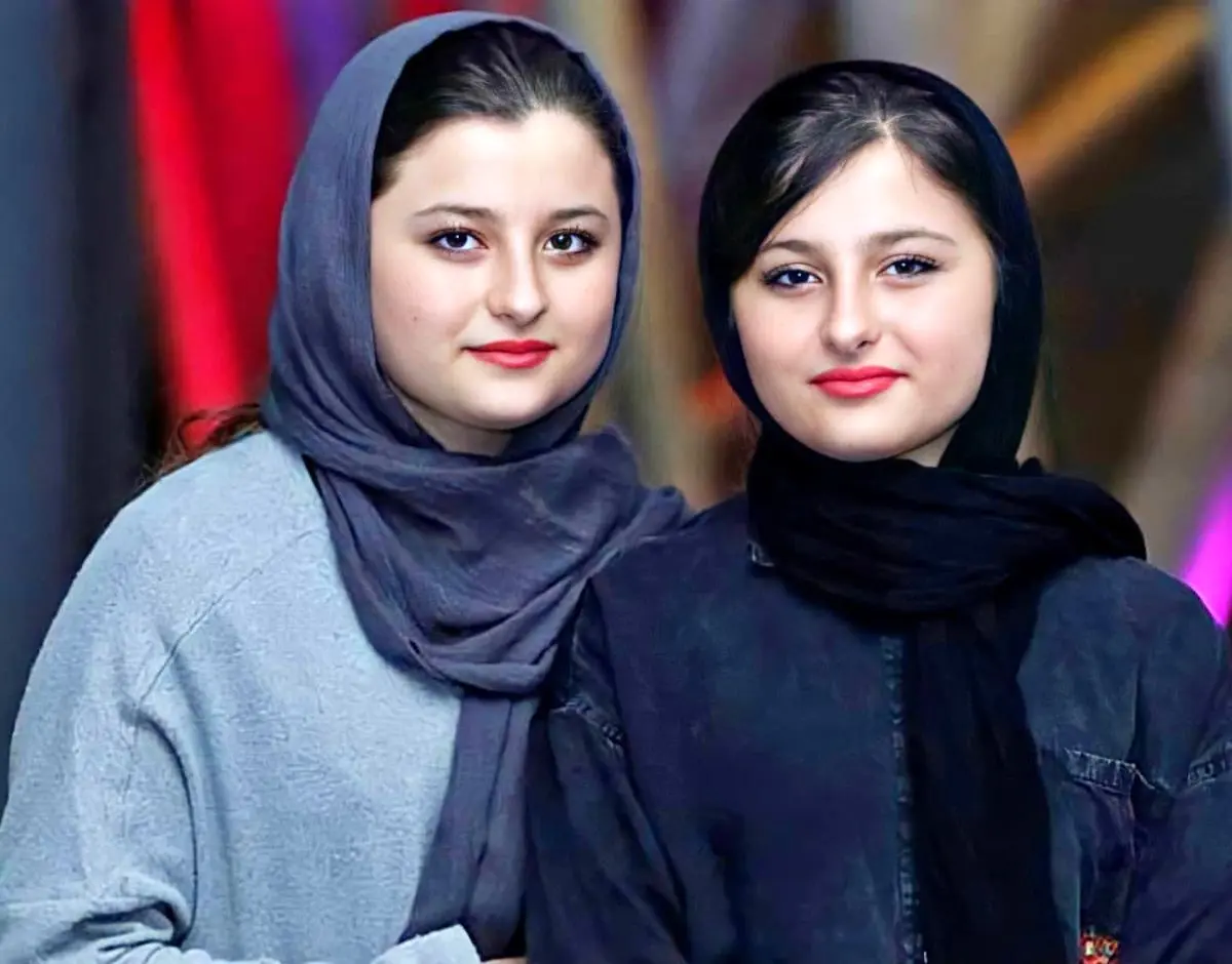 کلیپ جنجالی سارا و نیکا با پسر فامیل + عکس کلیپ جنجالی سارا و نیکا با پسر فامیل + عکس