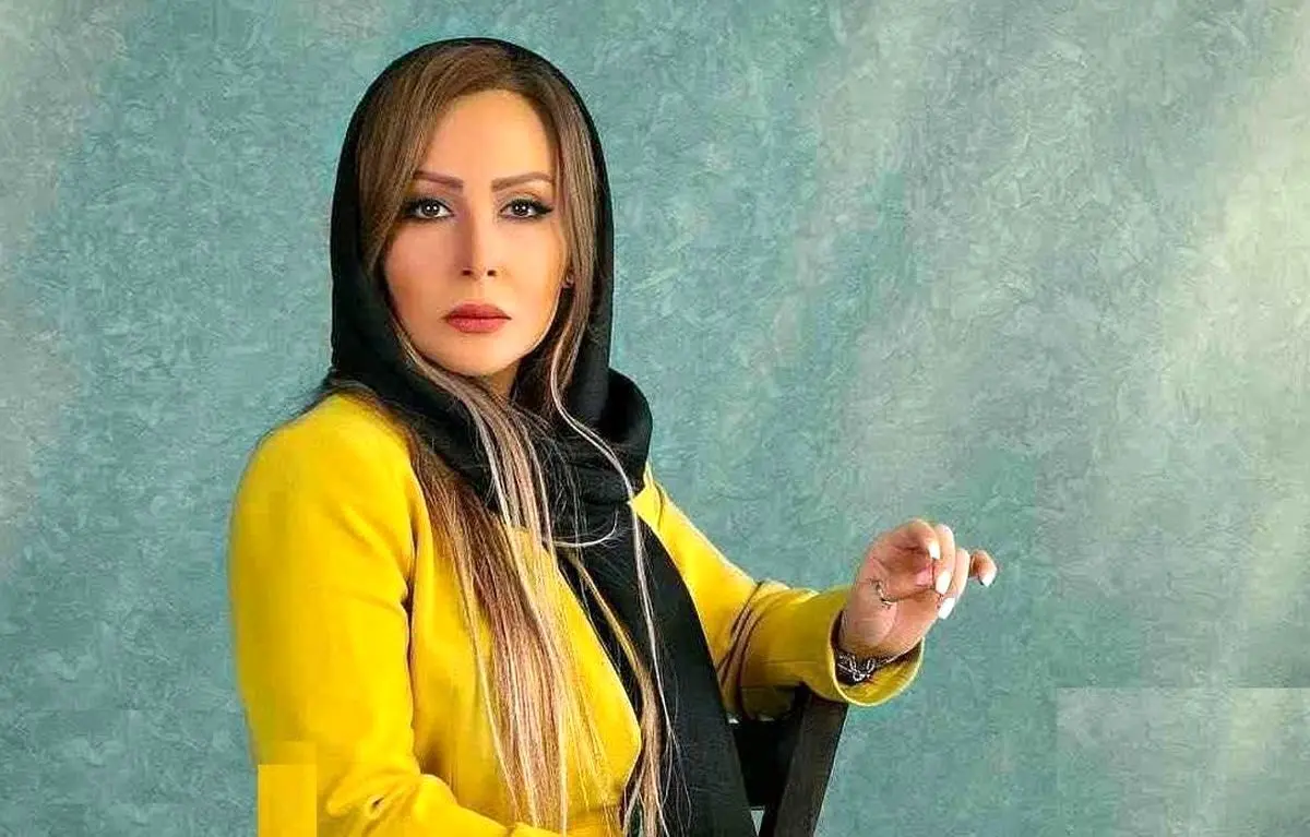 نماز خواندن پرستو صالحی در کودکی + عکس نماز خواندن پرستو صالحی در کودکی + عکس