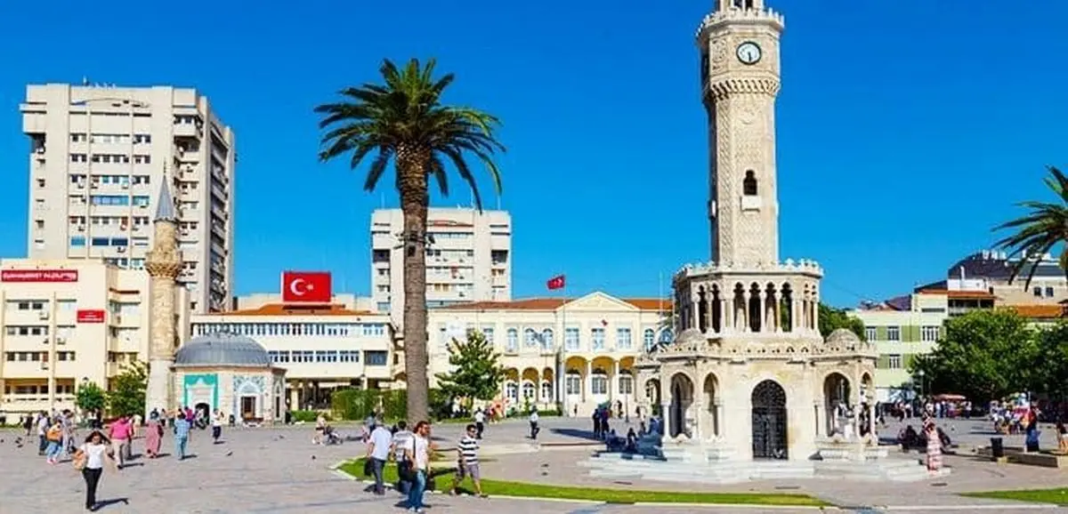 ساعت کولسی آنتالیا و برج گالاتا و بازار بزرگ استانبول