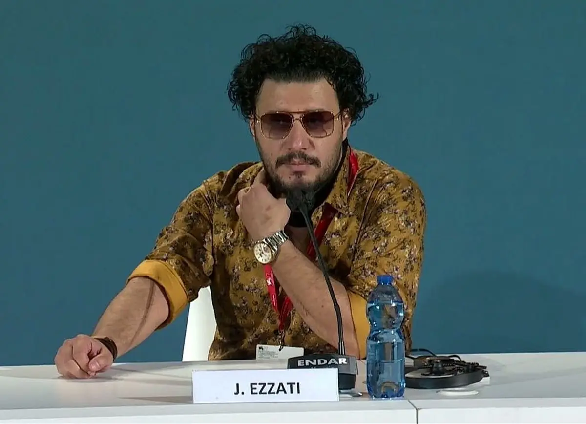 شیطنتهای جواد عزتی دور از چشم همسرش! | جواد عزتی چقدر لوس شده شیطنتهای جواد عزتی دور از چشم همسرش! | جواد عزتی چقدر لوس شده