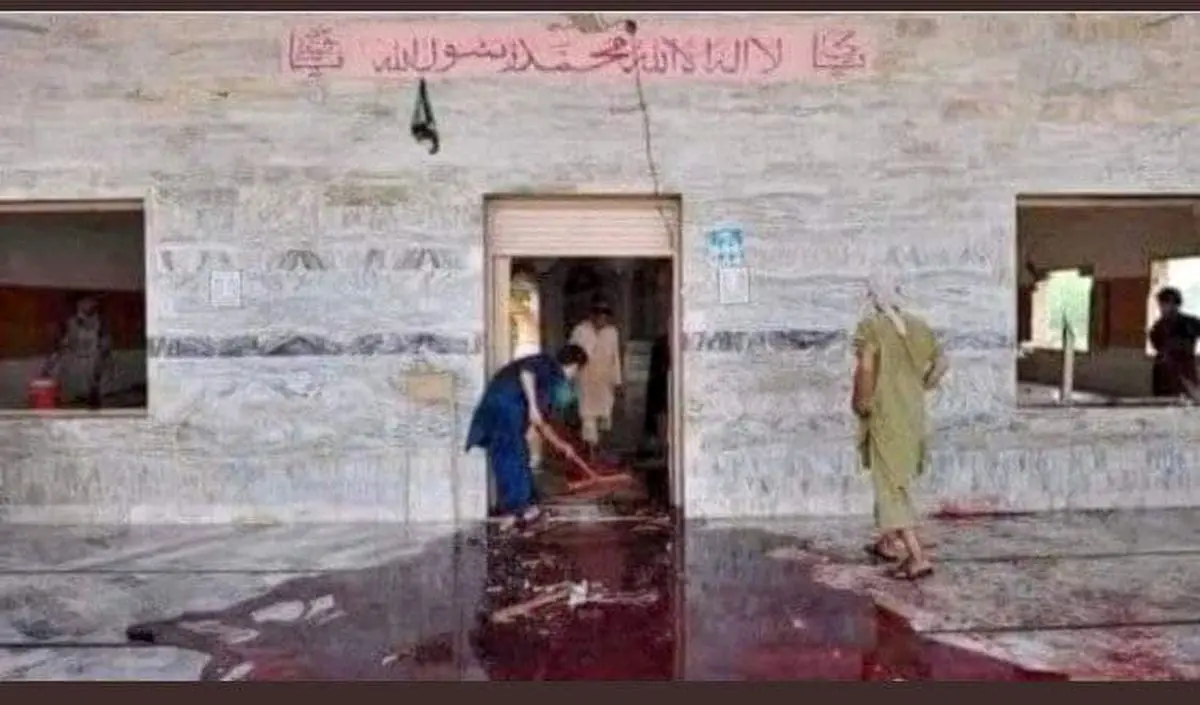 جاری شدن جوی خون در پی حمله انتحاری جاری شدن جوی خون در پی حمله انتحاری