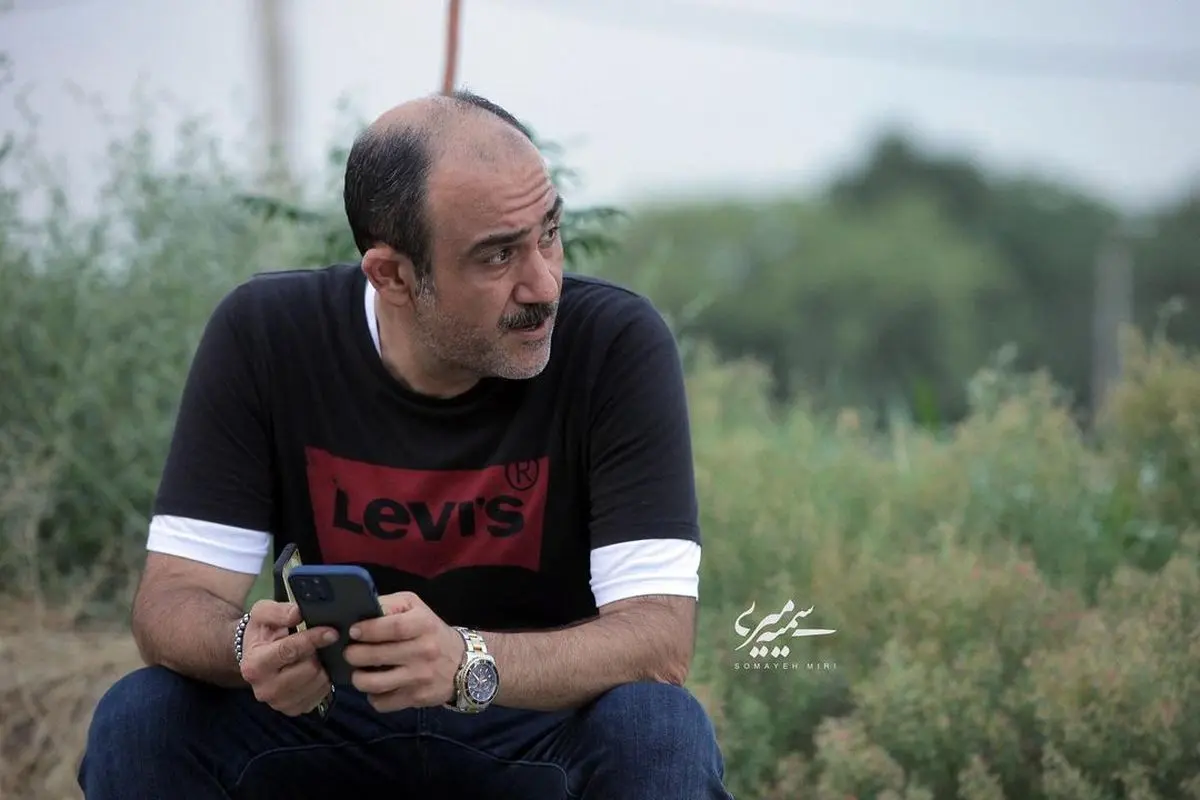 خیابان گردی مهران غفوریان با دخترش