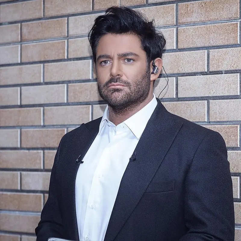 محمدرضا گلزار 