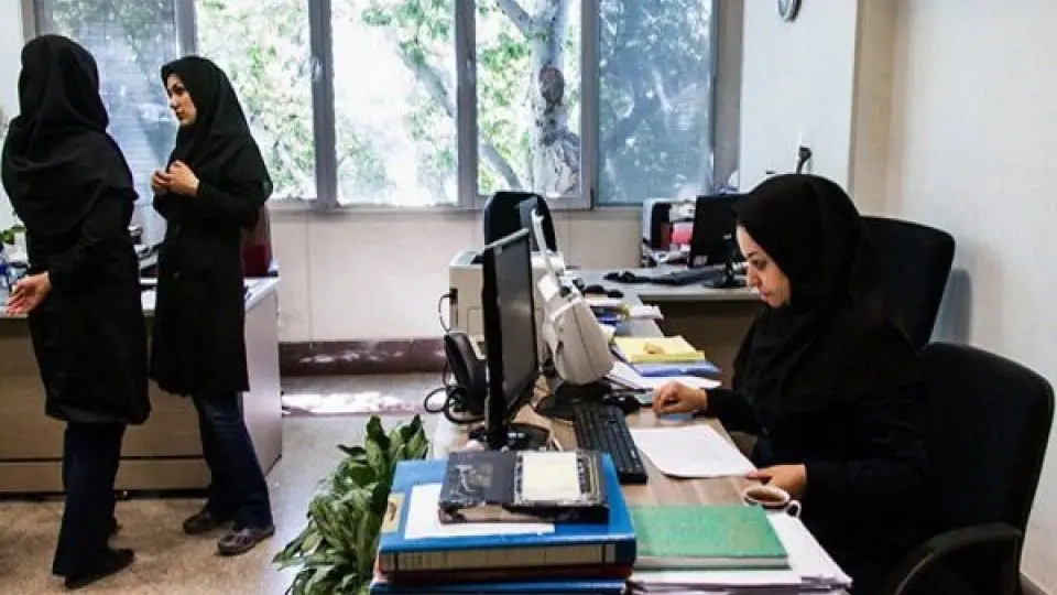 سورپرایز ویژه رئیسی برای کارکنان دولت | روش های اعمال افزایش حقوق کارکنان دولت کارکنان دولت
