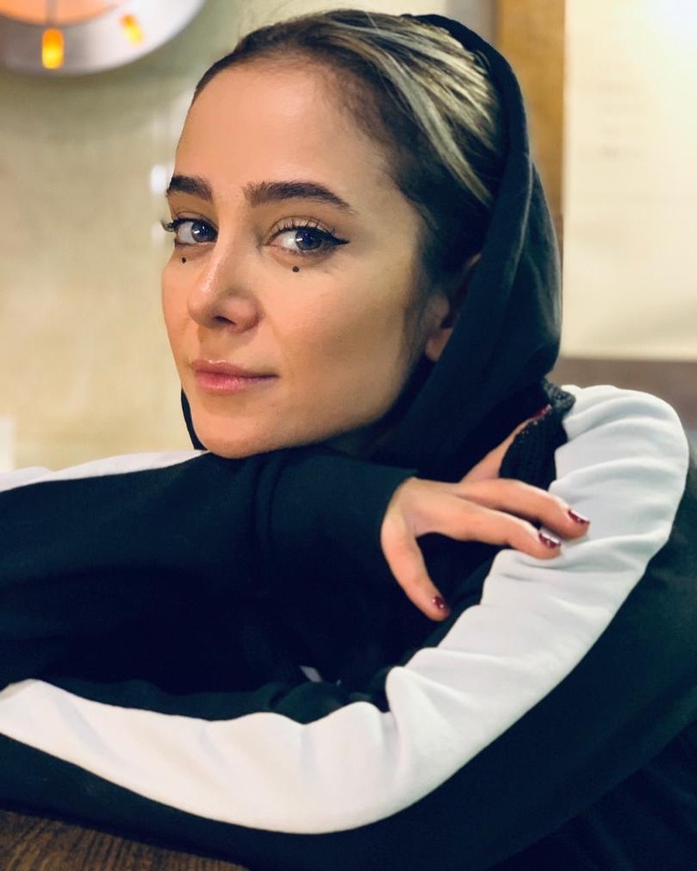 الناز حبیبی در کنار فوتبالیست معروف الناز حبیبی