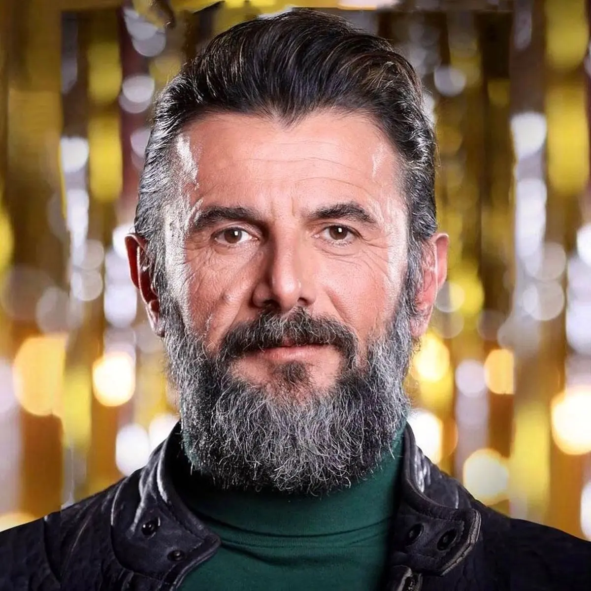 امین حیایی در ماشین فوق لاکچری اش امین حیایی در ماشین فوق لاکچری اش