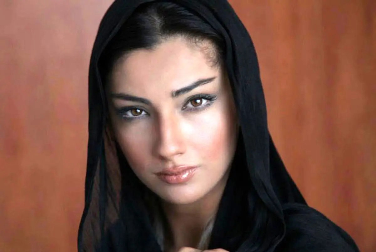 محیا دهقانی بازیگر نجلا