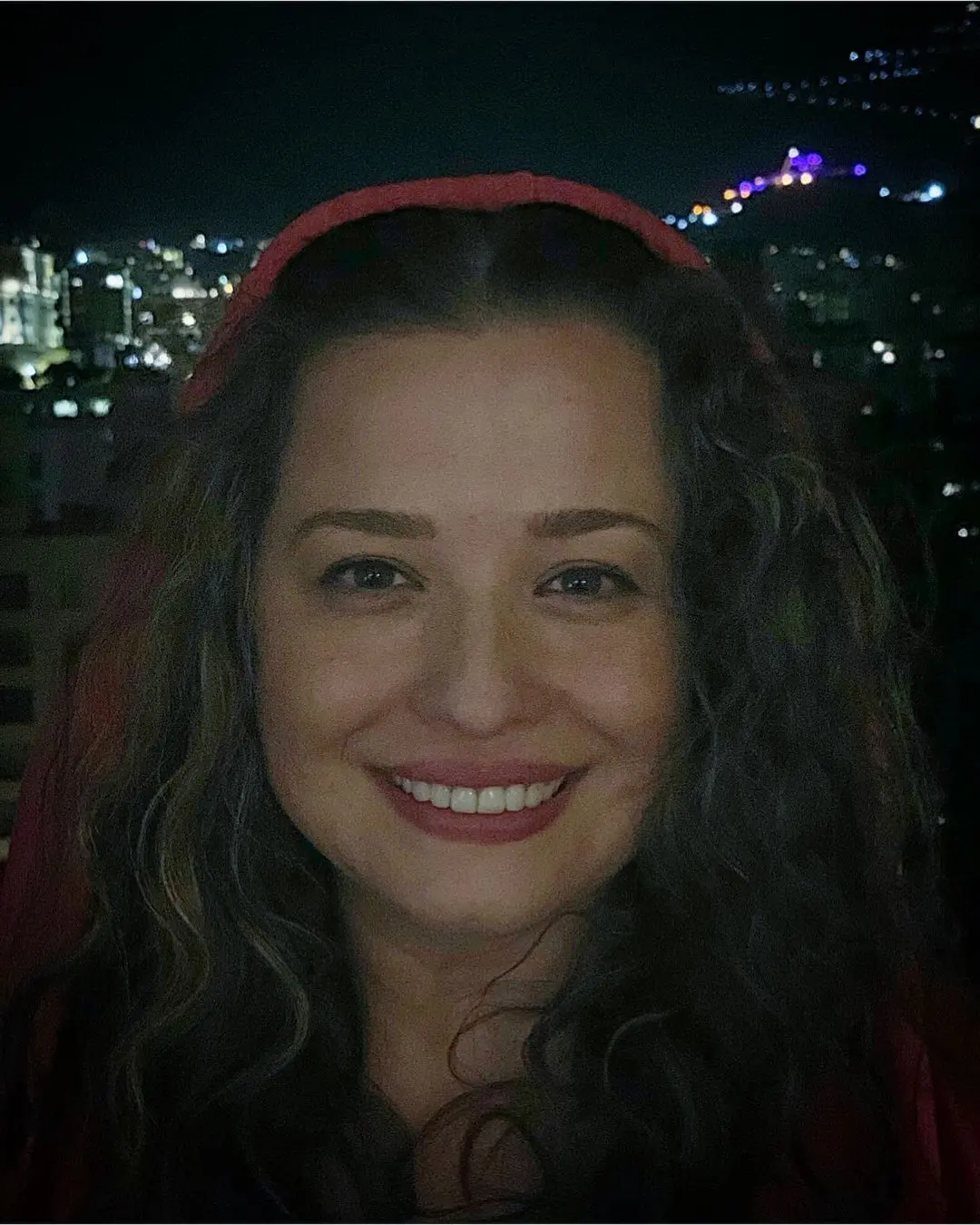 مهراوه شریفی نیا در بیمارستان بستری شد | ملیکا شریفی نیا: برای خواهرم دعا کنید مهراوه شریفی نیا