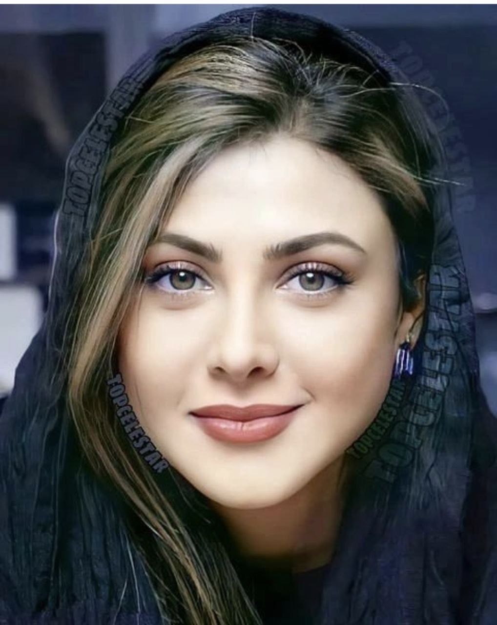 آزاده صمدی