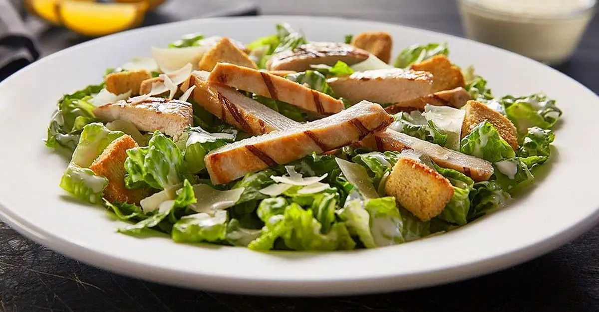 سالاد سزار به سبک کافی شاپ | طرز تهیه سالاد سزاز