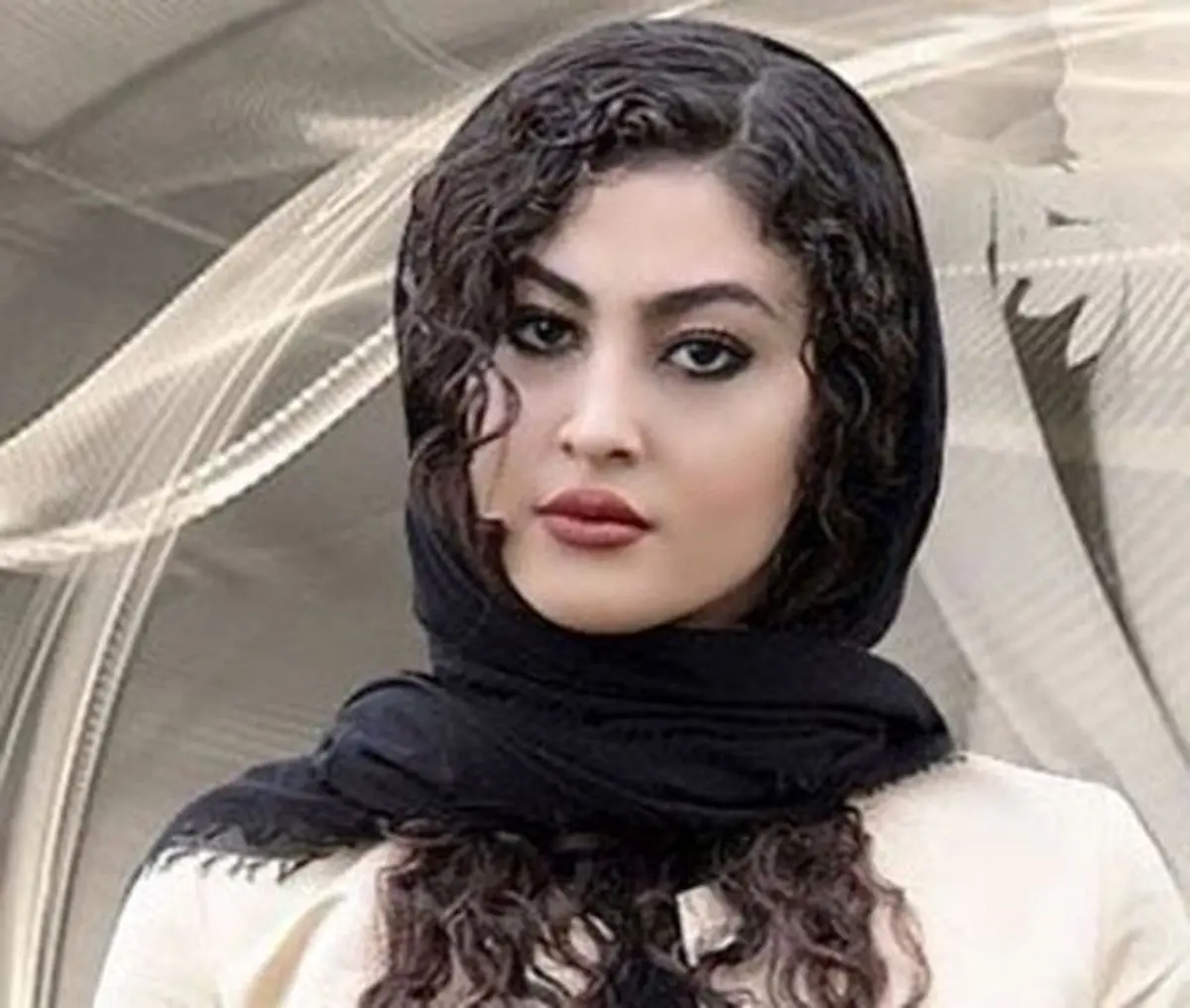 مریم مومن هم رفت تو خط ریحانه پارسا!! | بازیگر معروف به ترکیه مهاجرت کرد + عکس مریم مومن هم رفت تو خط ریحانه پارسا!! | بازیگر معروف به ترکیه مهاجرت کرد + عکس