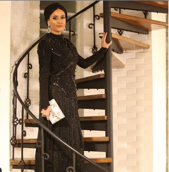 تیپ و استایل پریناز ایزدیار حسابی ترکوند!! | پریناز خانم برای کی انقدر شیک کرده ! + عکس پریناز ایزدیار