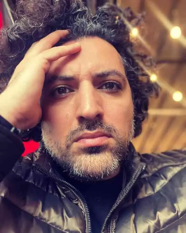 اشکان خطیبی پا جا پای نوید محمد زاده گذاشته | اقای بازیگر بعد مهاجرت حیا رو بوسیده گذاشته کنار | عاشقانه های عجیب اشکان خطیبی و خانمش تو لندن!! + عکس اشکان خطیبی