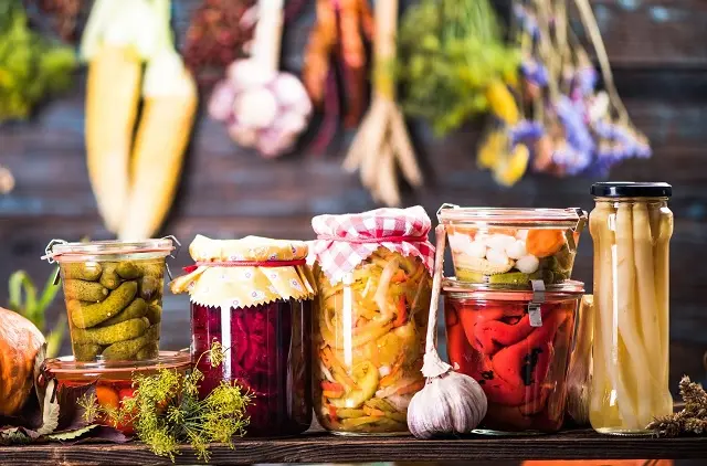 چه سبزی برای چه ترشی مناسب است | سبزی های مناسب ترشی را مطالعه کنید سبزی ترشی