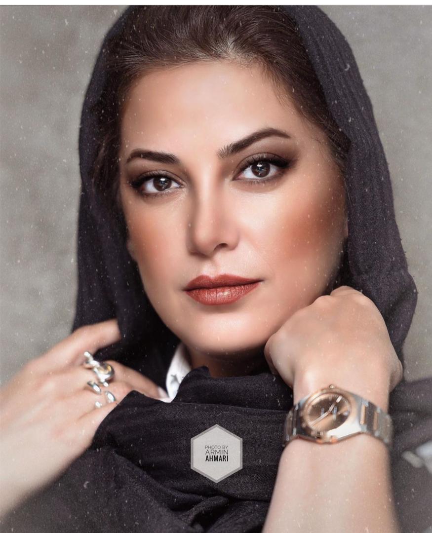 طناز طباطبایی