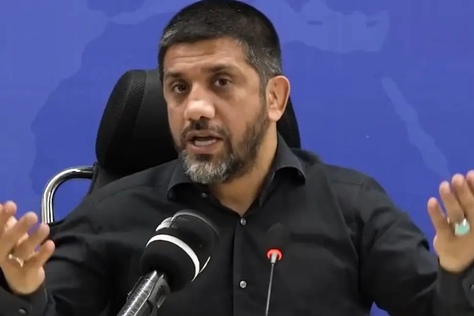علیرضا دبیر