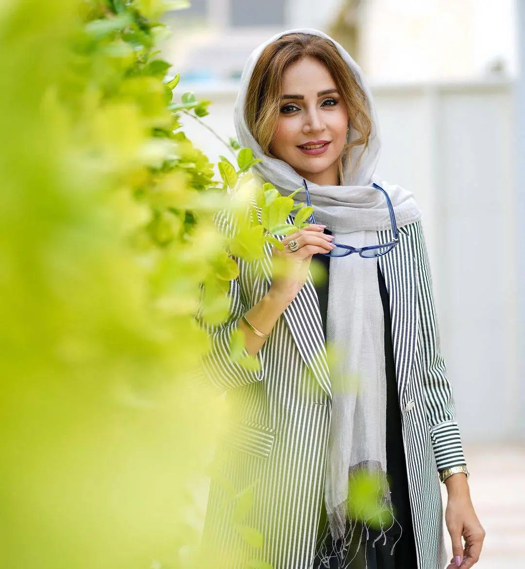 شبنم قلی خانی