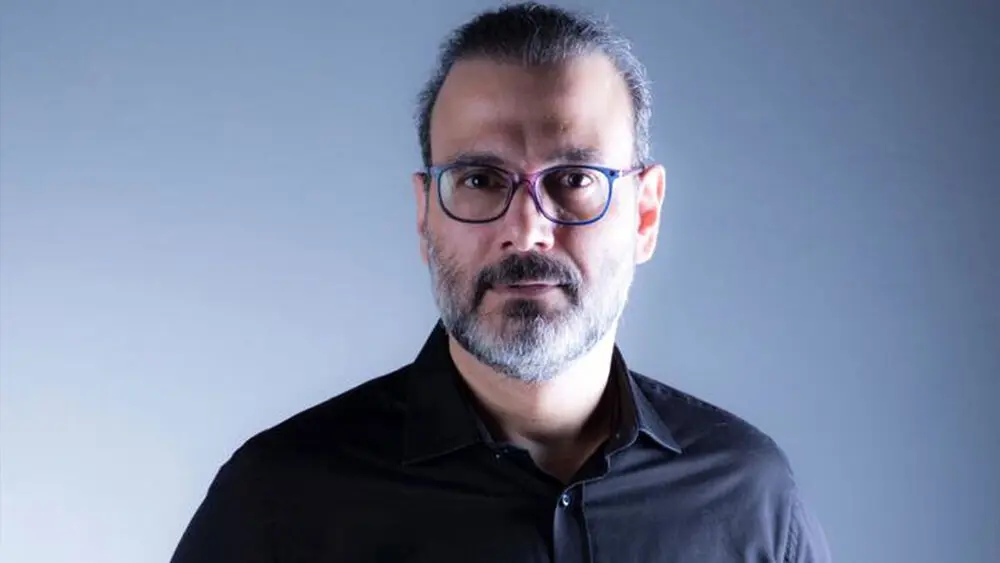 علیرضا قربانی در سوگ همسر خود نشست | سکوت قبل رفتنت، نماندنت ندیدنت مرا به این جنون ... علیرضا قربانی