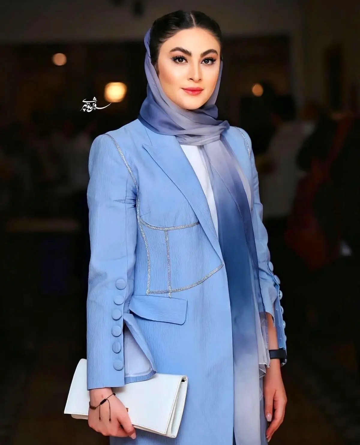 مجری گری مریم مومن بازیگر نقش اول سریال بانوی عمارت در برنامه عید امسال
