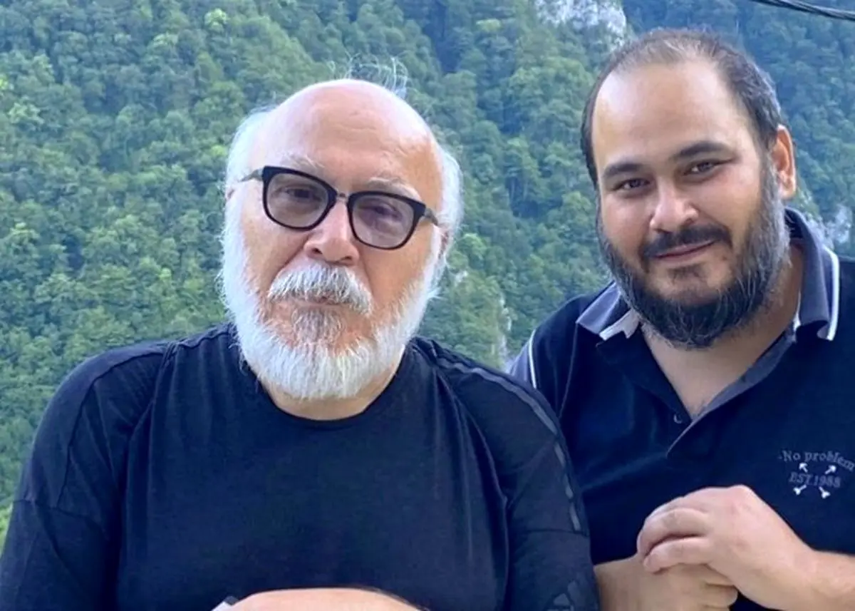 اشک های ناتمام پدر رضا داوود نژاد در مراسم پسرش! | عذاب وجدان پدر رضا داوود نژاد کاملا پیداست! اشک های ناتمام پدر رضا داوود نژاد در مراسم پسرش! | عذاب وجدان پدر رضا داوود نژاد کاملا پیداست!