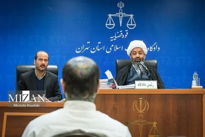 اقدام عجیب و باورنکردنی امیر تتلو در دادگاه | امیر تتلو به توبه و زاری افتاد! + فیلم تتلو