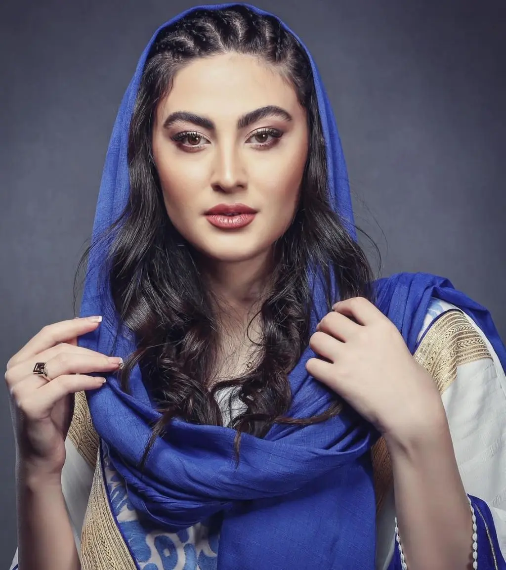 مریم مومن