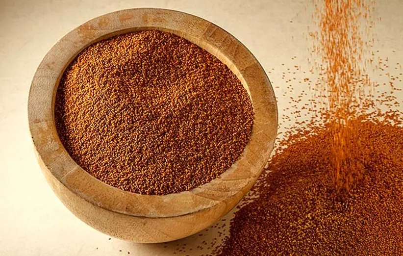 بهترین ترکیبات گیاهی برای پاکسازی بدن را خودتان درست کنید عسل و خاکشیر