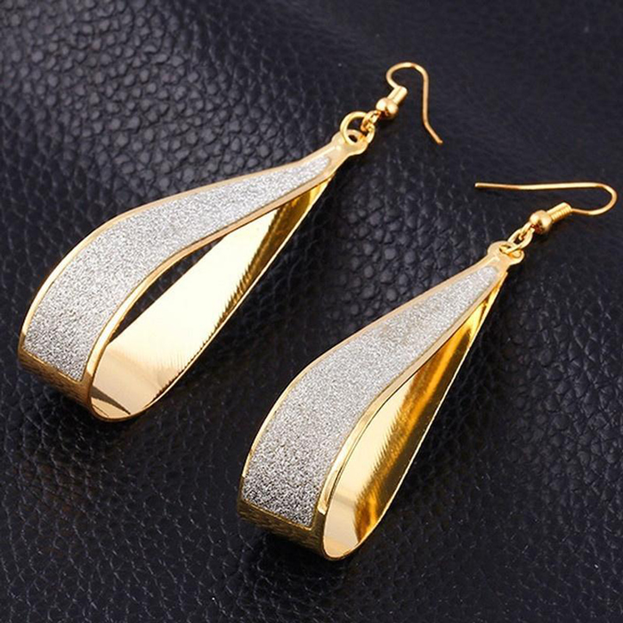 جذاب ترین انواع گوشواره های طلای زنانه برای هر استایل گوشواره قطره ای