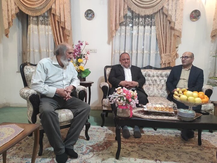 تکریم پیشکسوت تئاتر کرمانشاه؛ پلوک سرمایه ملی است تکریم پیشکسوت تئاتر کرمانشاه؛ پلوک سرمایه ملی است