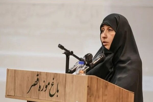 طالبی: بحرانهای اجتماعی نتیجه نپرداختن به هویت متعالی زنان است طالبی: بحرانهای اجتماعی نتیجه نپرداختن به هویت متعالی زنان است