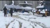 بارش برف در بانه و تداوم فعالیت جهادگران آبرسانی