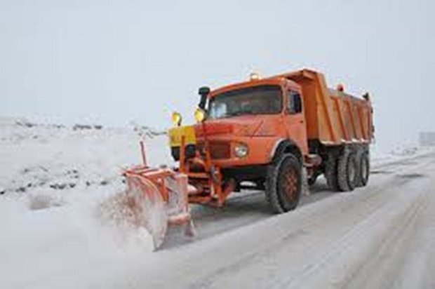 برف‌روبی و نمک پاشی محور آشتیان_راهجرد