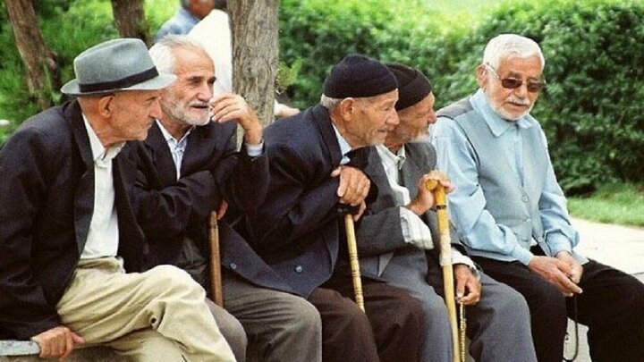سونامی سالمندی در راه است؛ ایران با شتابی بیسابقه پیر میشود سونامی سالمندی در راه است؛ ایران با شتابی بیسابقه پیر میشود