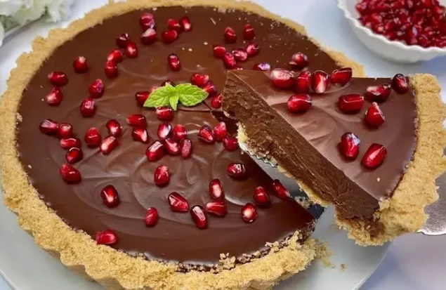 طرز تهیه دسر یلدایی با بیسکوییت و شکلات/ بهترین انتخاب برای شب یلدا طرز تهیه دسر یلدایی با بیسکوییت و شکلات/ بهترین انتخاب برای شب یلدا