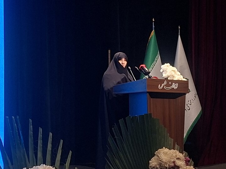 علاسوند: زنان باید با حفظ هویت زنانه در اجتماع نقشآفرین باشند علاسوند: زنان باید با حفظ هویت زنانه در اجتماع نقشآفرین باشند