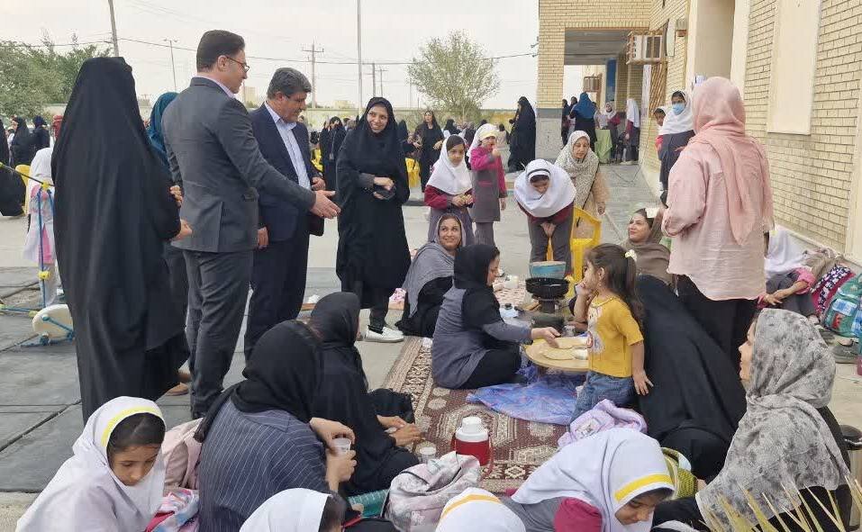 فرماندار تنگستان: مهارتهای زندگی مکمل آموزش در مدارس است فرماندار تنگستان: مهارتهای زندگی مکمل آموزش در مدارس است