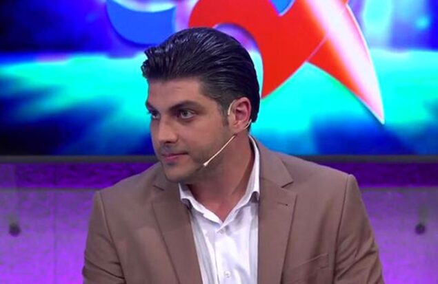 مجری معروف برنامه گزارش ورزشی دچار گازگرفتگی شد مجری معروف برنامه گزارش ورزشی دچار گازگرفتگی شد