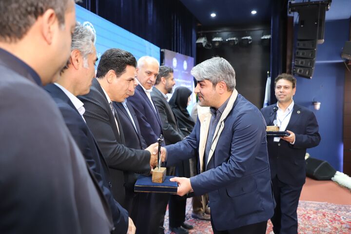 کسب رتبه دوم و تندیس نقرهای جشنواره روابط عمومیهای تجاری کشور توسط اتاق بازرگانی اهواز کسب رتبه دوم و تندیس نقرهای جشنواره روابط عمومیهای تجاری کشور توسط اتاق بازرگانی اهواز