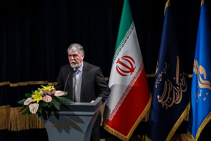 صالحی: دولت باید همانند شورای اقتصاد، شورای فرهنگ و هنر داشته باشد صالحی: دولت باید همانند شورای اقتصاد، شورای فرهنگ و هنر داشته باشد