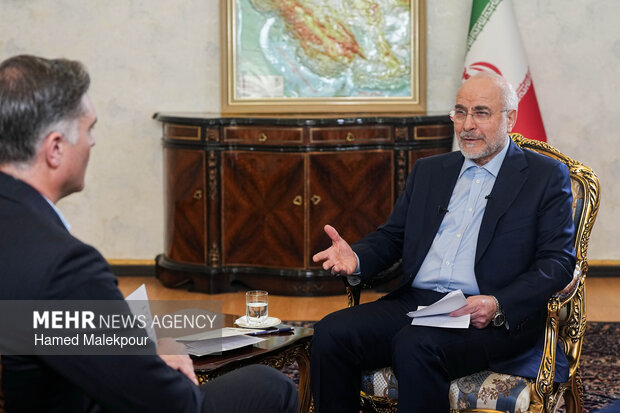 قالیباف: مذاکره زیر سایه تهدید و جنگ، نه گفتگوست و نه دیپلماسی قالیباف: مذاکره زیر سایه تهدید و جنگ، نه گفتگوست و نه دیپلماسی