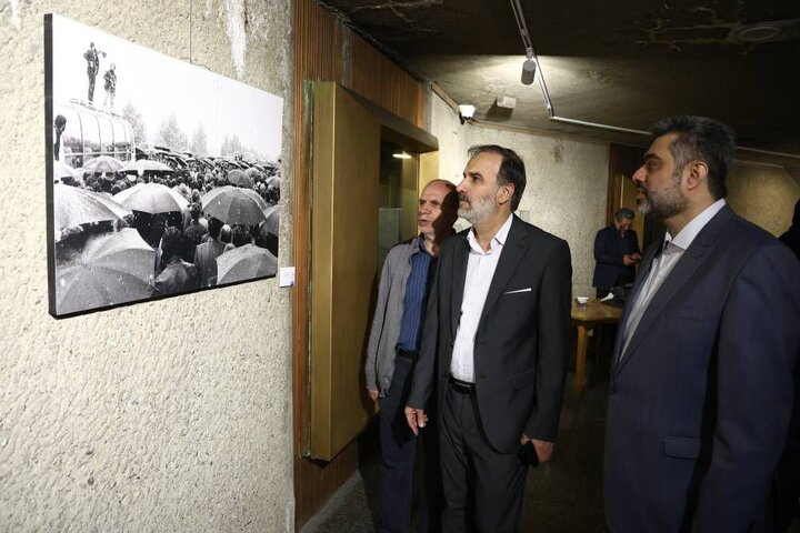انقلاب در آینه آزادی تماشایی شد؛ هویت عکاسانه برج آزادی انقلاب در آینه آزادی تماشایی شد؛ هویت عکاسانه برج آزادی