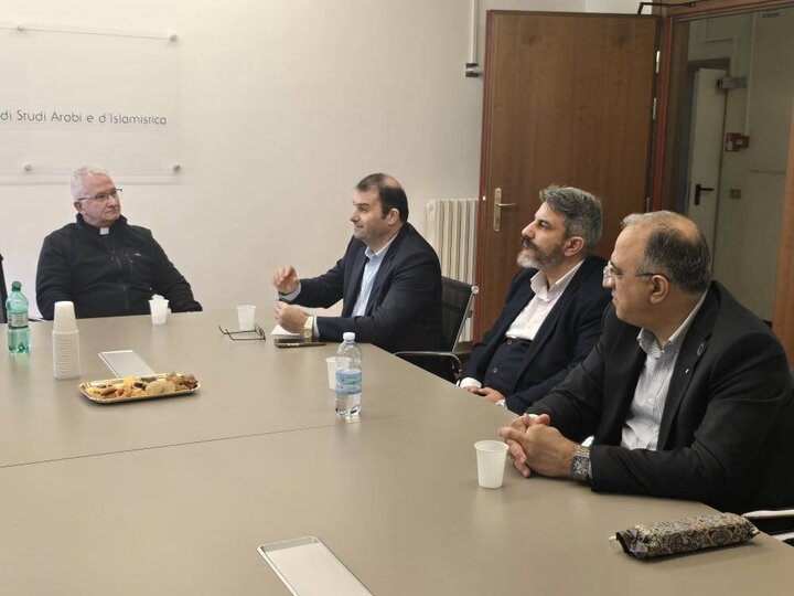 انویهتکیه: برخلاف تبلیغات معاندین، مسیحیان در ایران تحت فشار نیستند انویهتکیه: برخلاف تبلیغات معاندین، مسیحیان در ایران تحت فشار نیستند