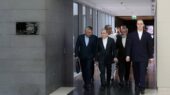بازی روانی-نظامی آمریکا همزمان با آغاز مذاکرات دیپلماتیک بازی روانی-نظامی آمریکا همزمان با آغاز مذاکرات دیپلماتیک