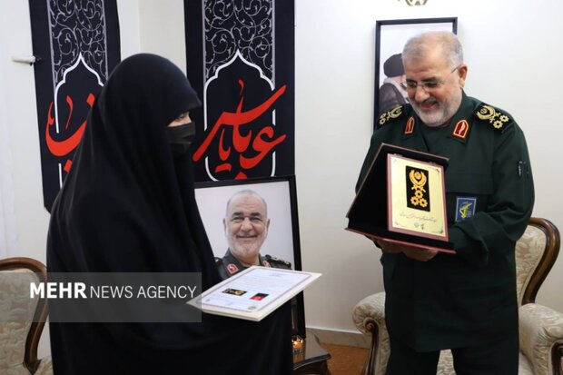تجلیل فرمانده کل سپاه از شهید حسین سلامی و اعطای درجه سپهبدی تجلیل فرمانده کل سپاه از شهید حسین سلامی و اعطای درجه سپهبدی